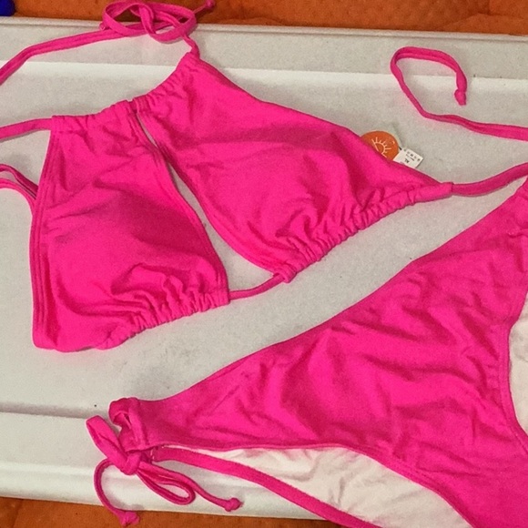 Women’s Hot Pink Halter Bikini Set NWT Size XL - Picture 4 of 4